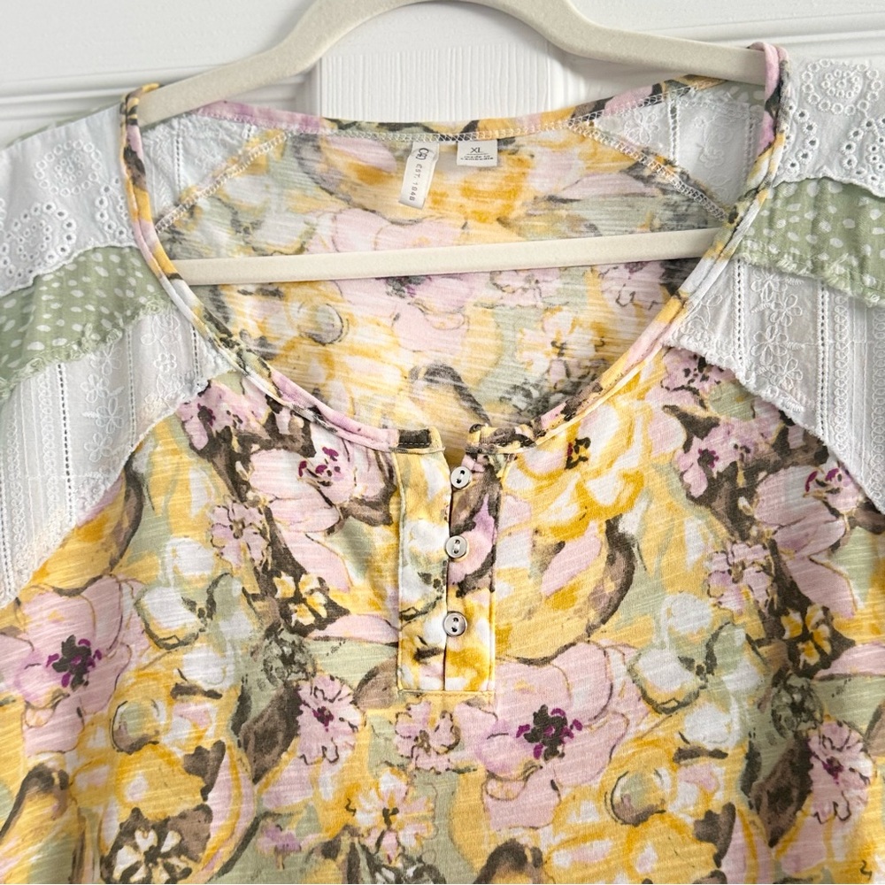 🌼 Cato Mixed Media Floral Top Tee Size XL - Picture 3 of 7